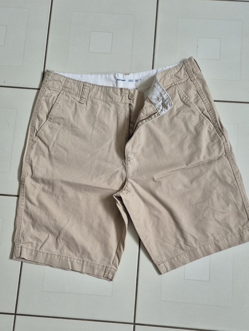 Old Navy Classic Men's Khaki Shorts